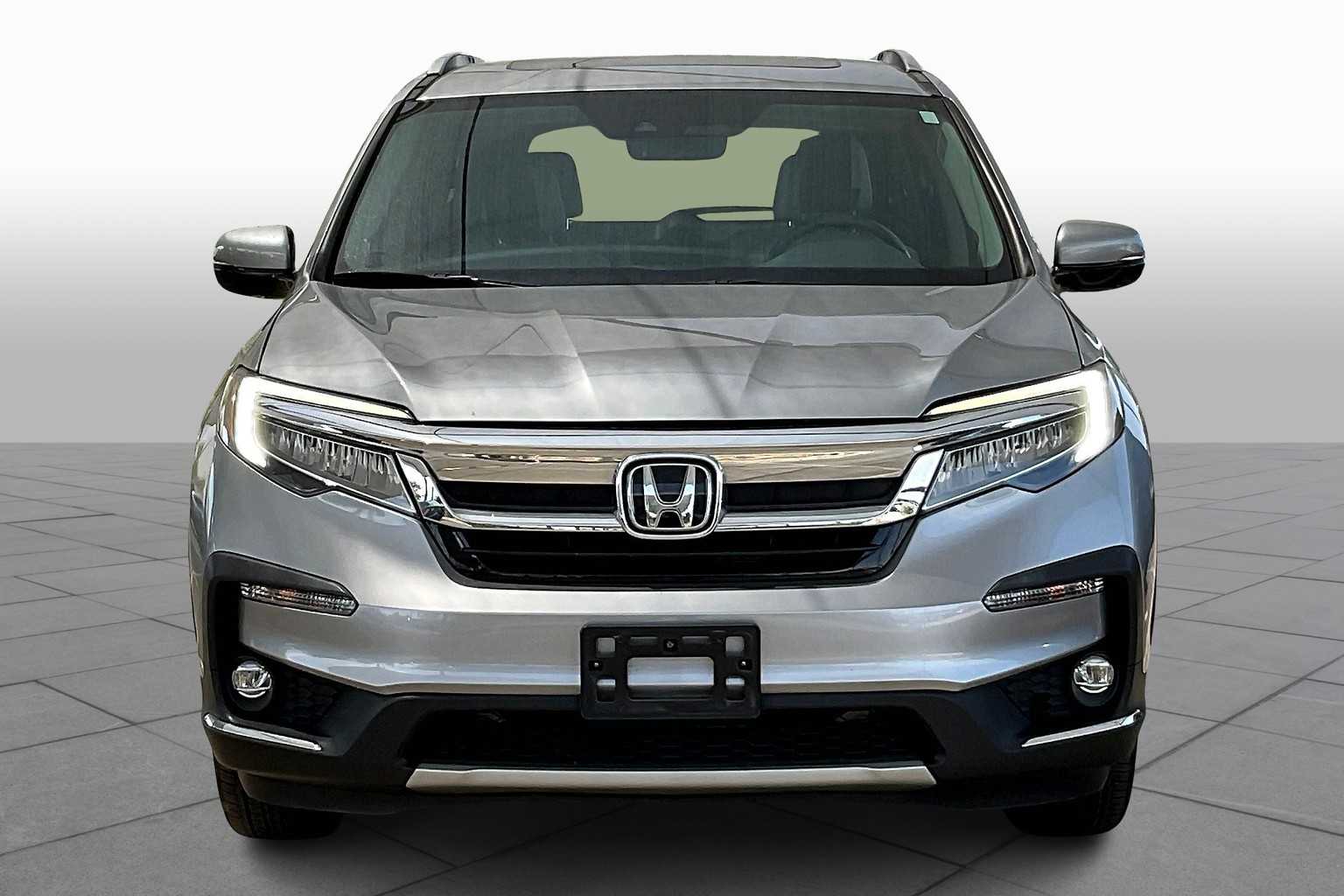 2019 Honda Pilot Touring photo 2