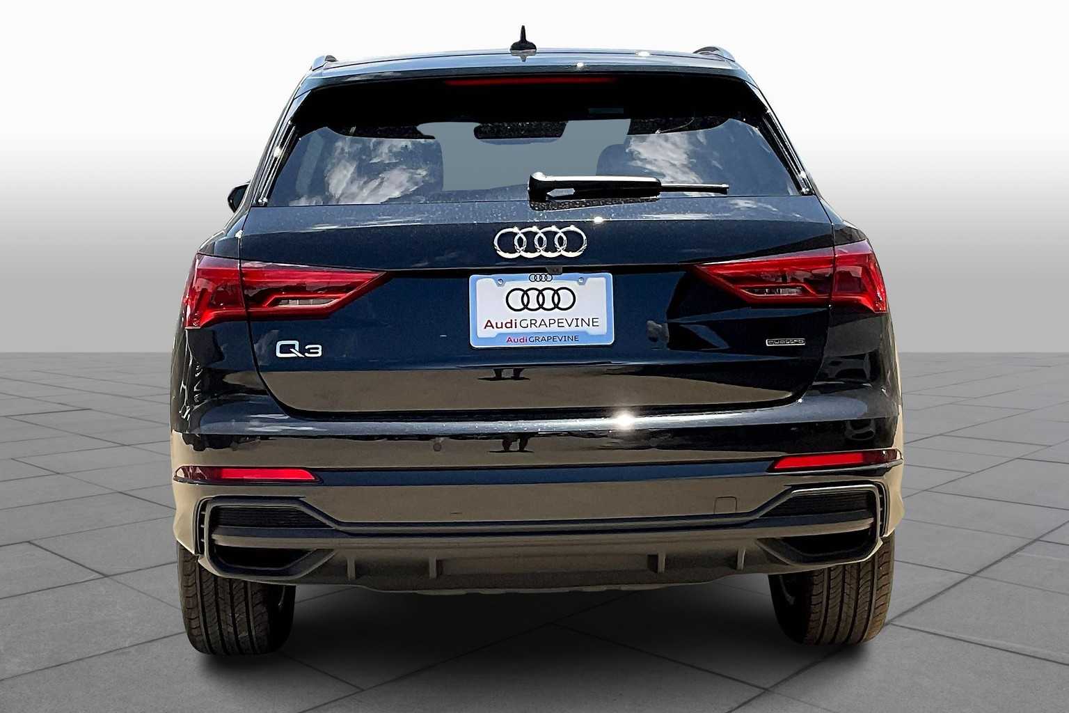 2025 Audi Q3 45 TFSI S line Premium photo 3