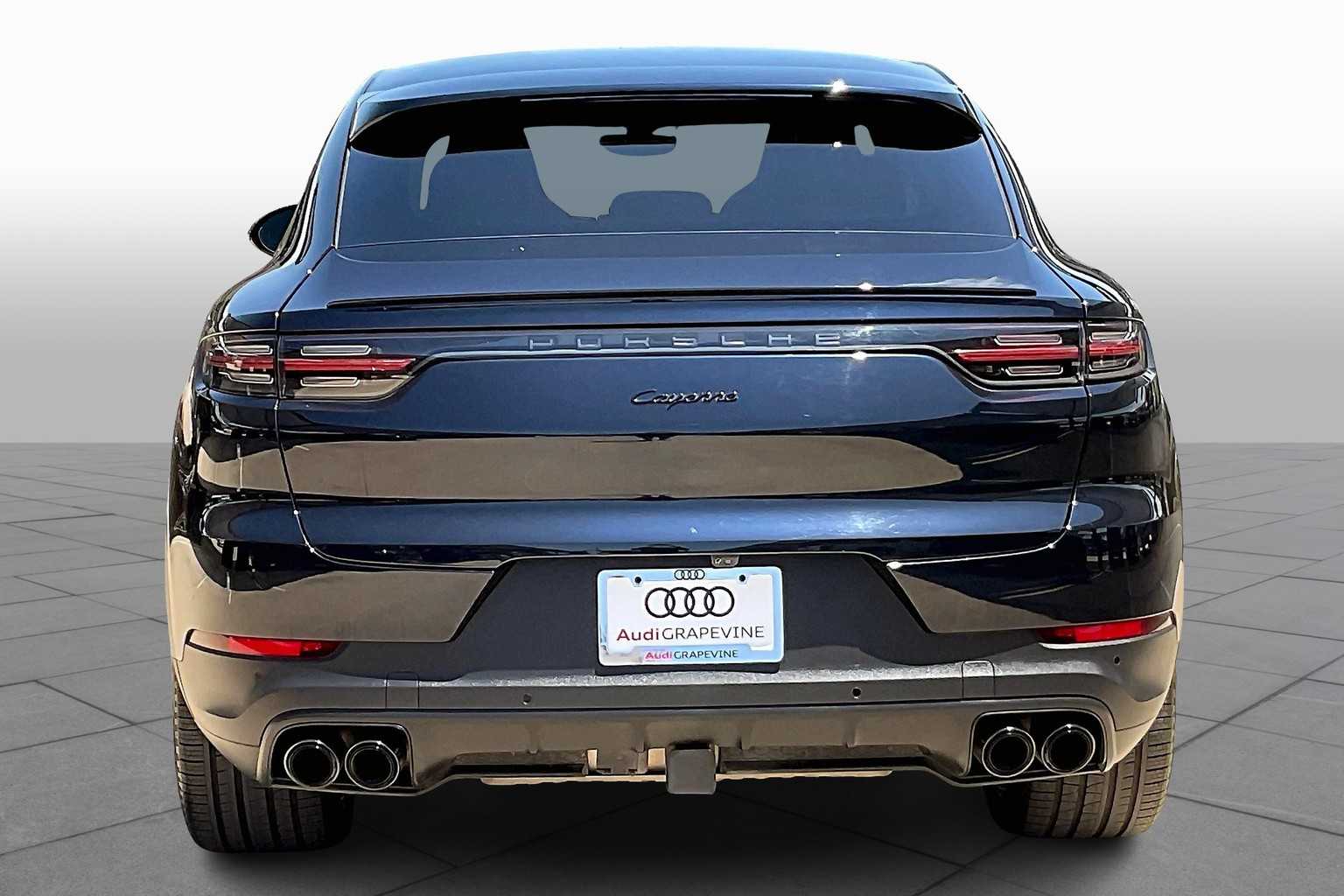 2023 Porsche Cayenne Platinum Edition photo 3