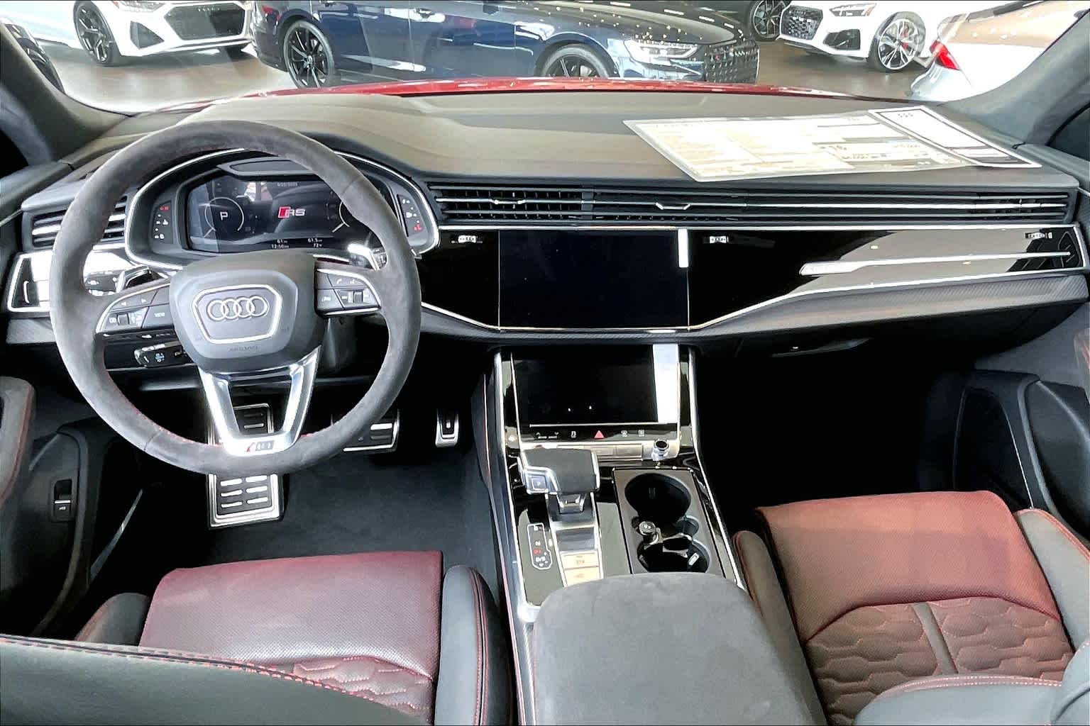 2025 Audi RS Q8 photo 4