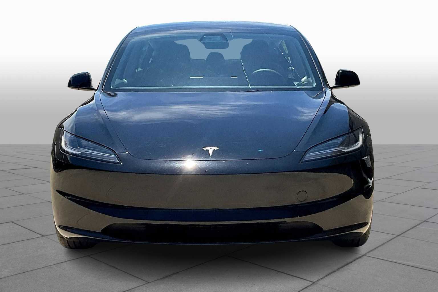2024 Tesla Model 3 photo 2