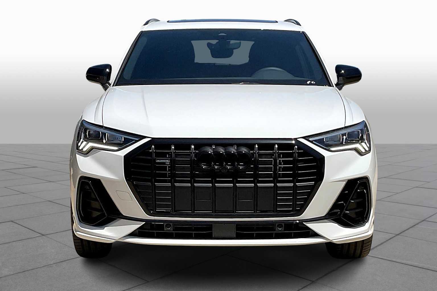 2025 Audi Q3 45 TFSI S line Premium Plus photo 2