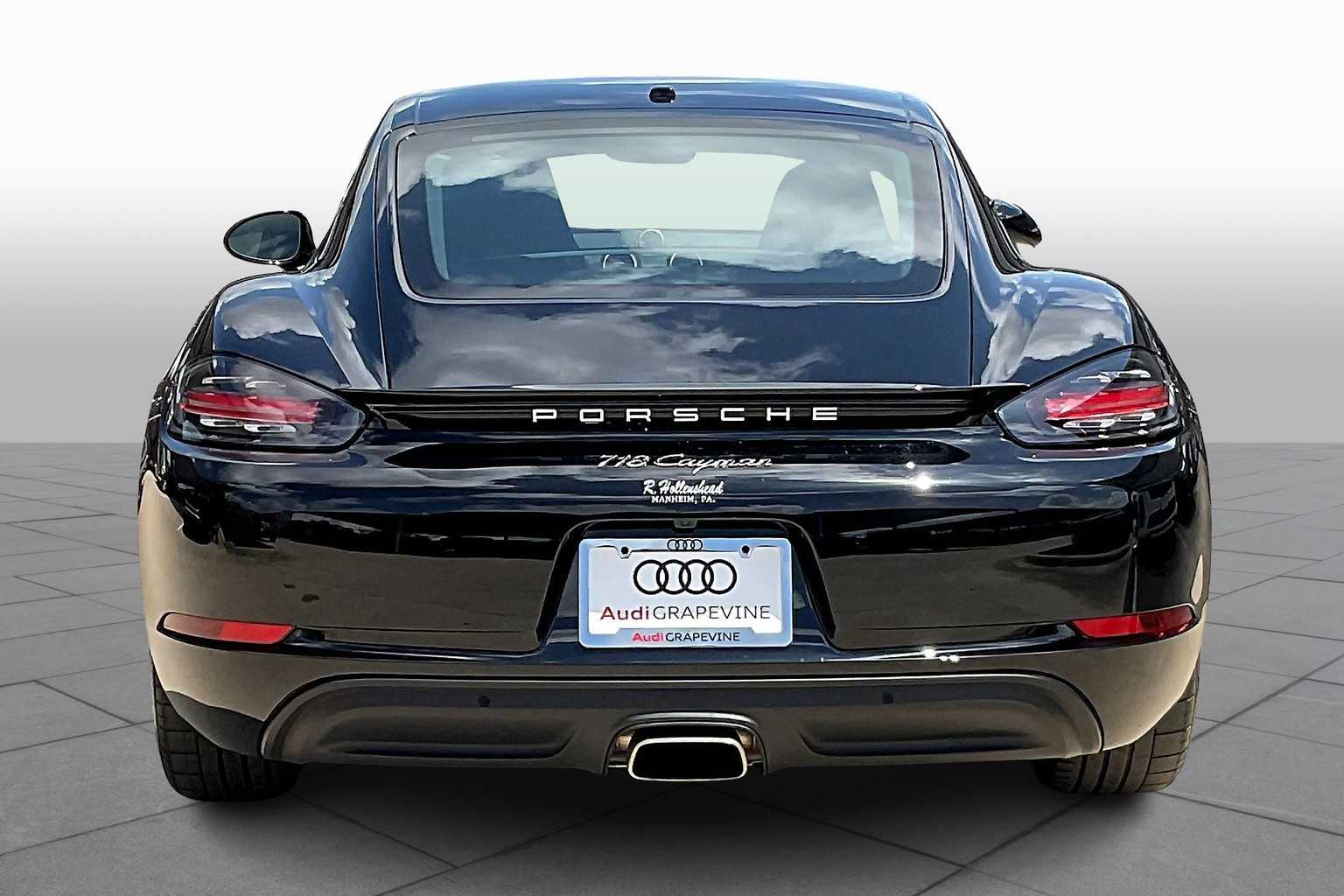 2022 Porsche Cayman S photo 3