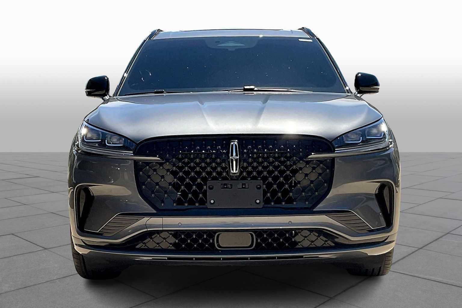 2025 Lincoln Aviator Black Label photo 2