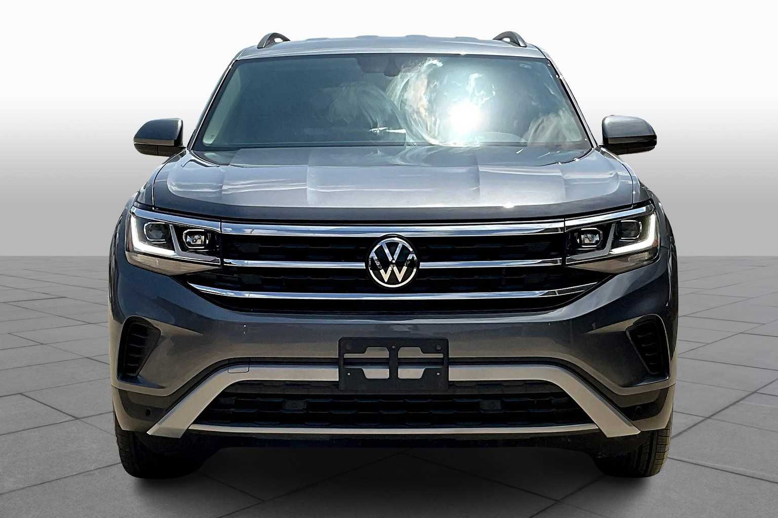 2022 Volkswagen Atlas SE Technology photo 2