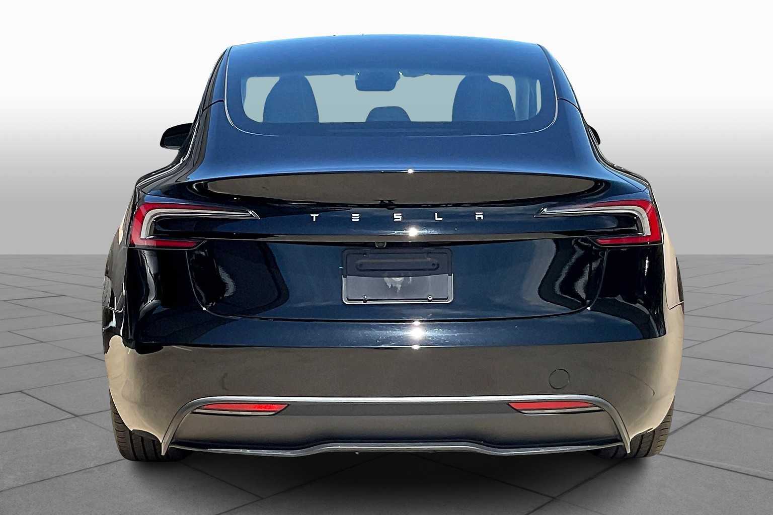 2024 Tesla Model 3 photo 3