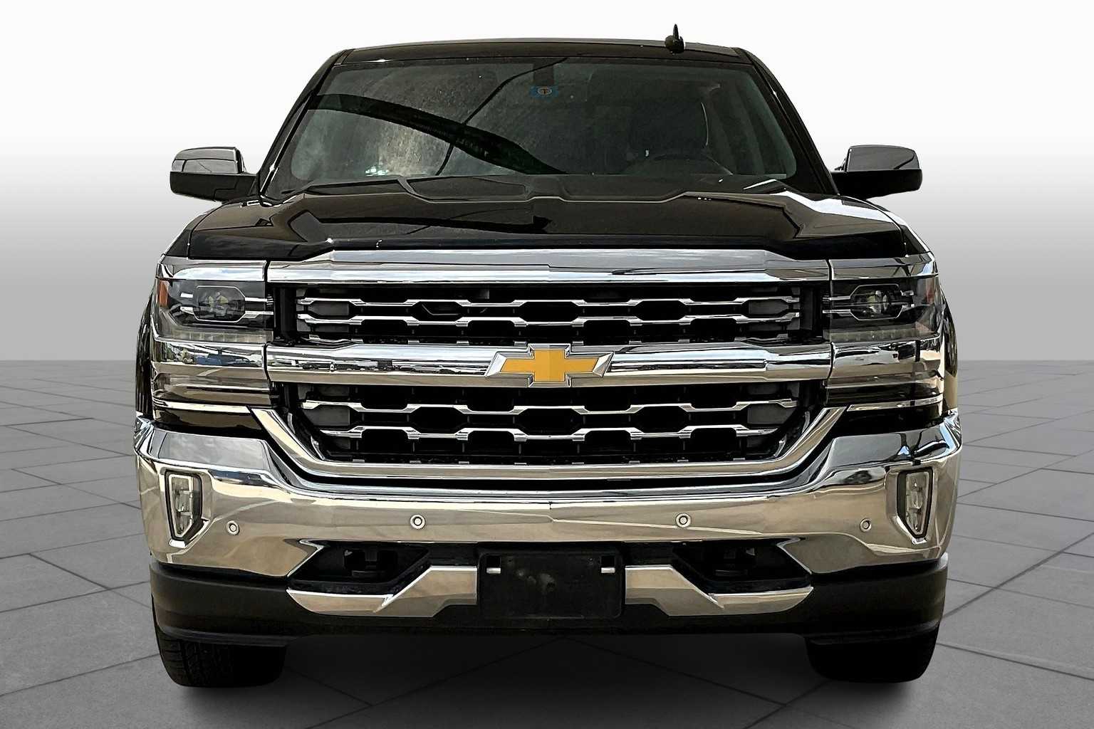 2016 Chevrolet Silverado 1500 LTZ photo 2