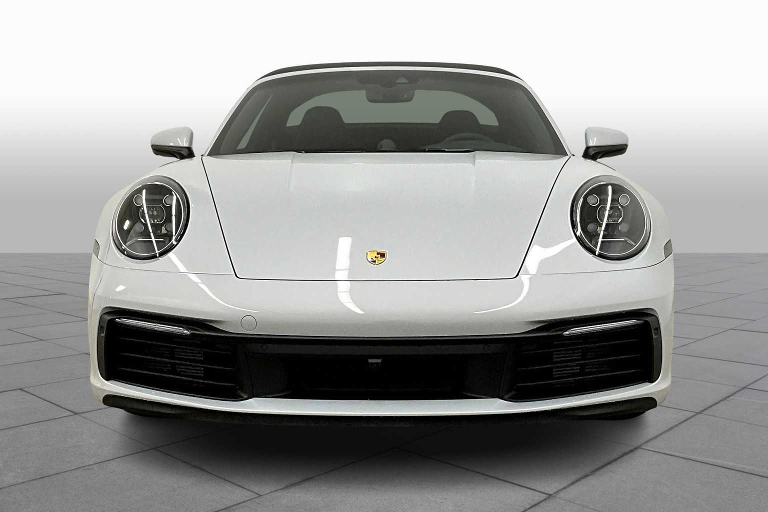 2024 Porsche 911 4S photo 2