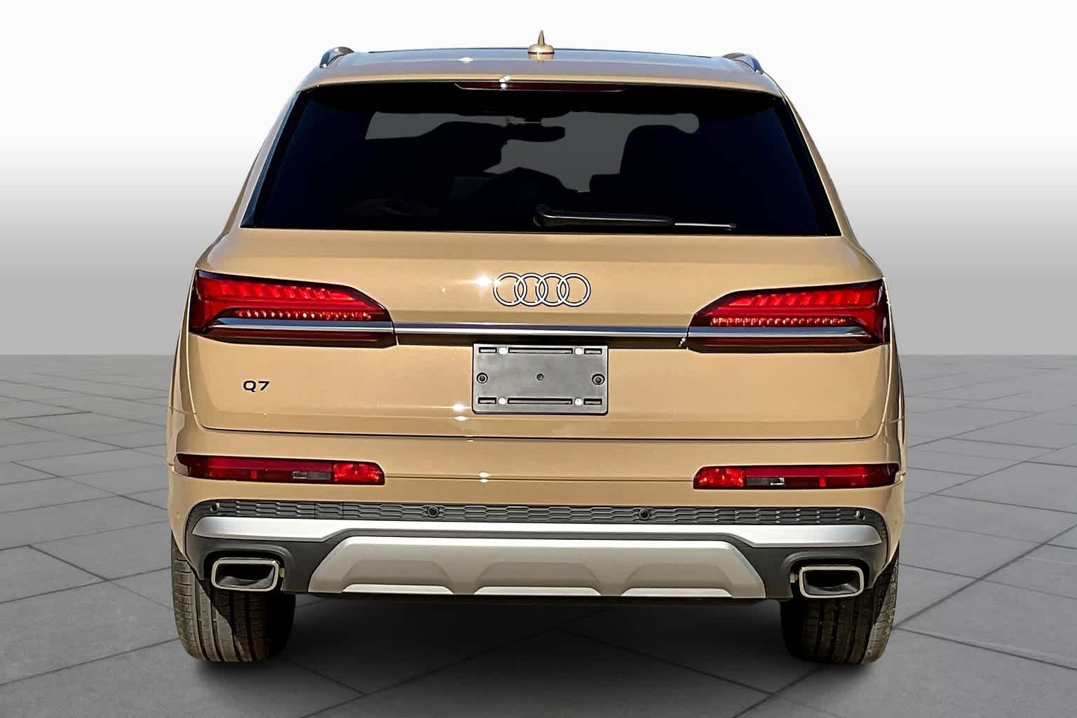 2025 Audi Q7 55 Premium Plus photo 3