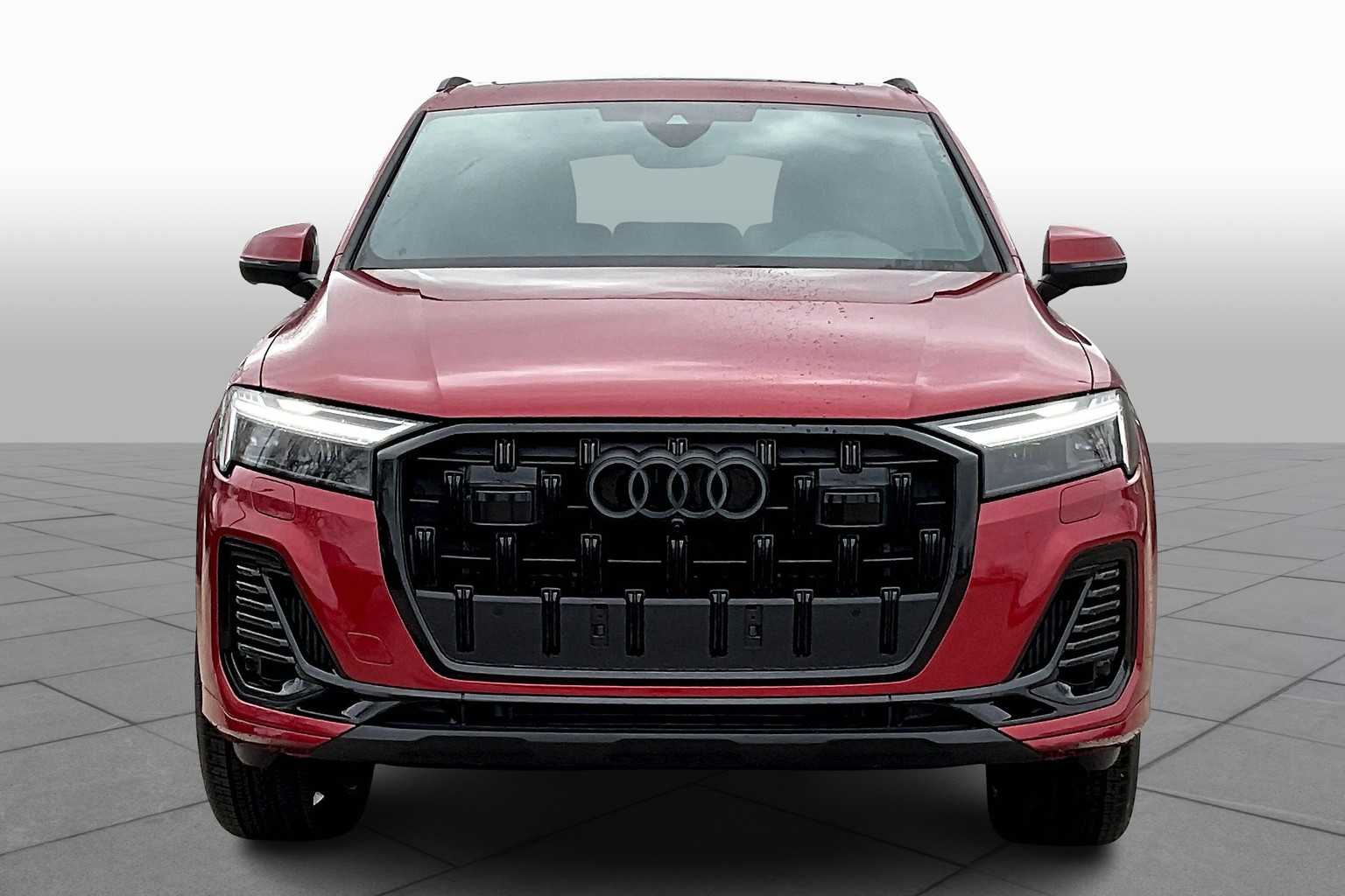 2025 Audi Q7 55 Premium Plus photo 2