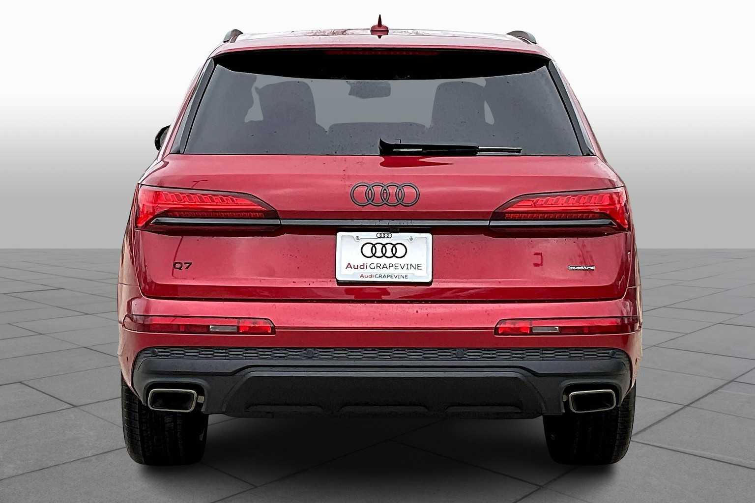 2025 Audi Q7 55 Premium Plus photo 3