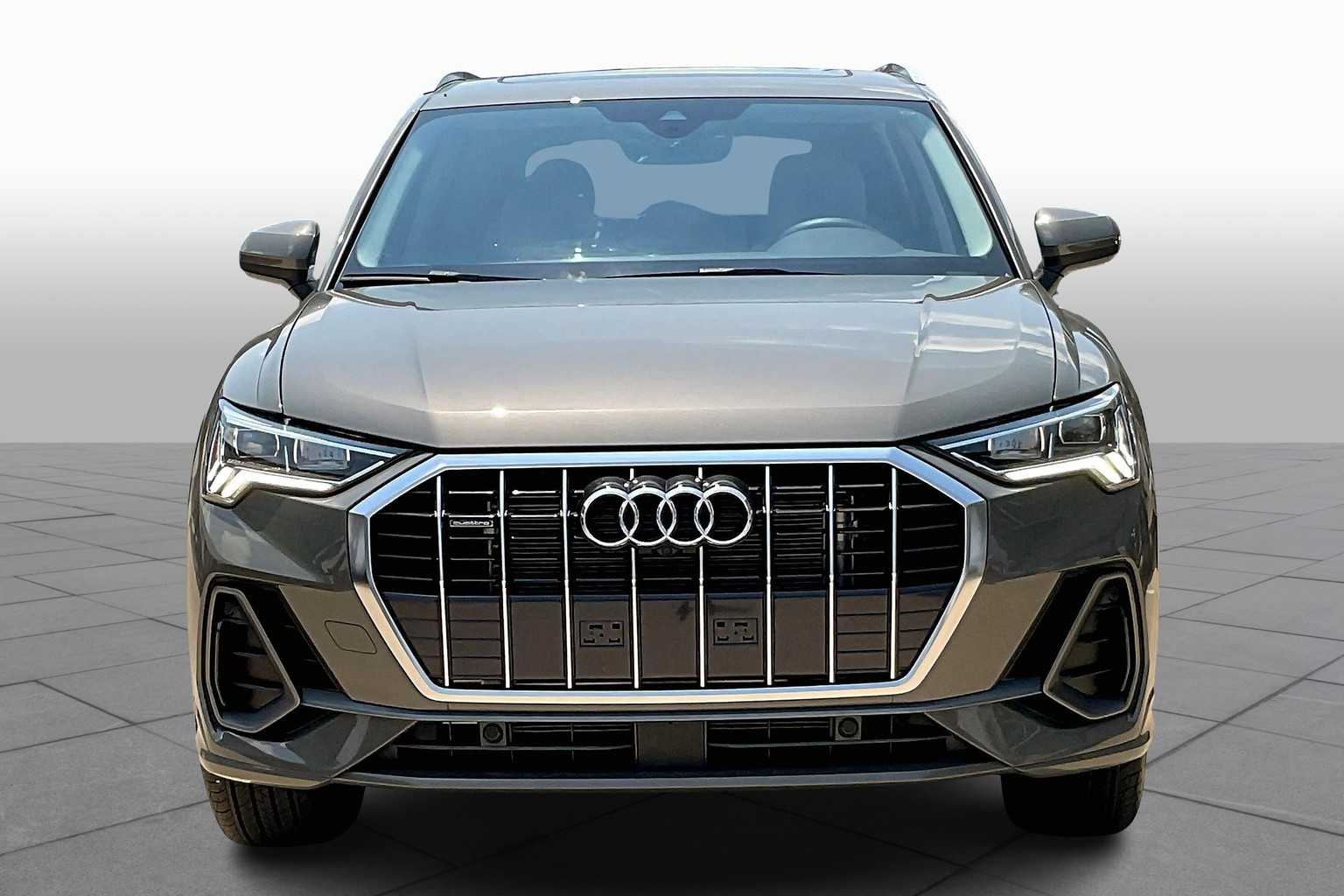 2025 Audi Q3 S line Premium Plus photo 2