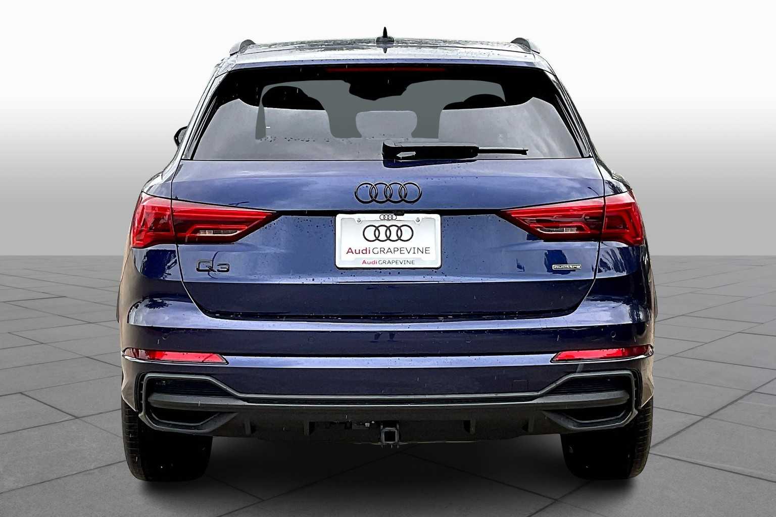 2025 Audi Q3 S line Premium Plus photo 3