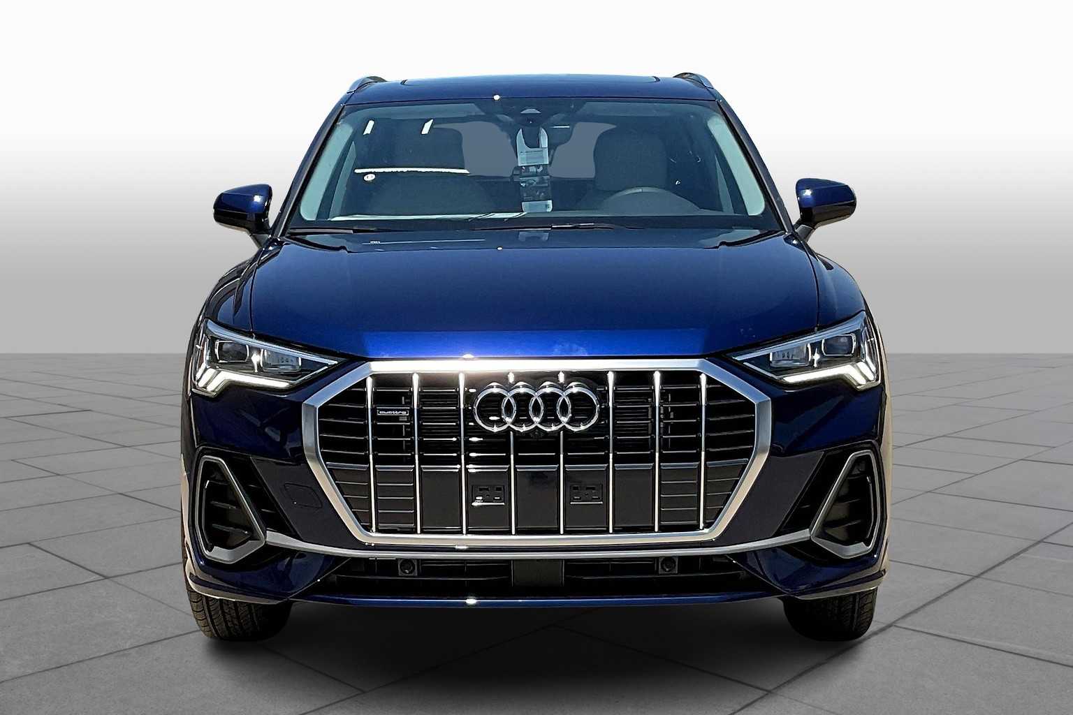 2025 Audi Q3 S line Premium Plus photo 2