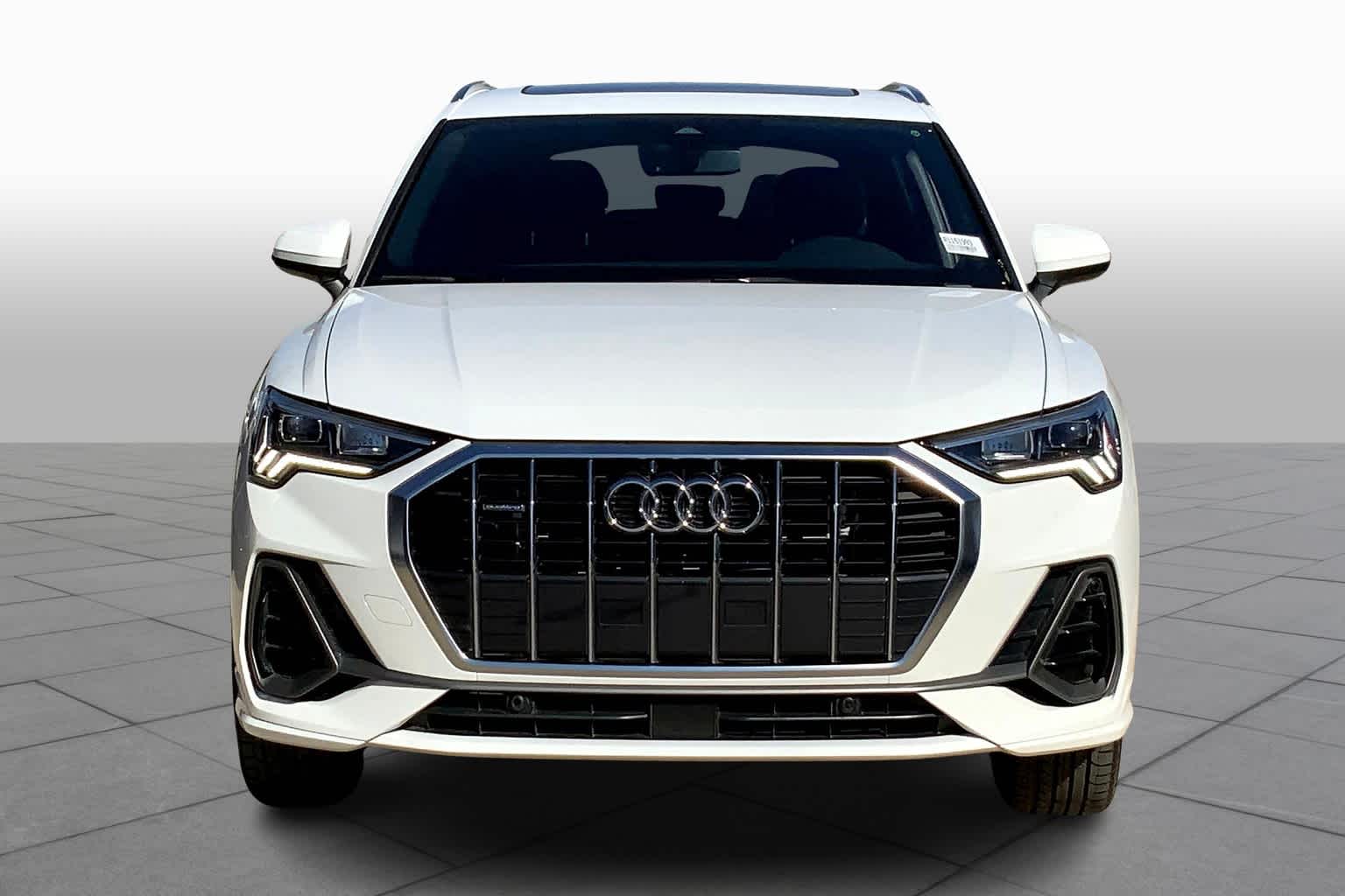 2024 Audi Q3 S line Premium photo 2