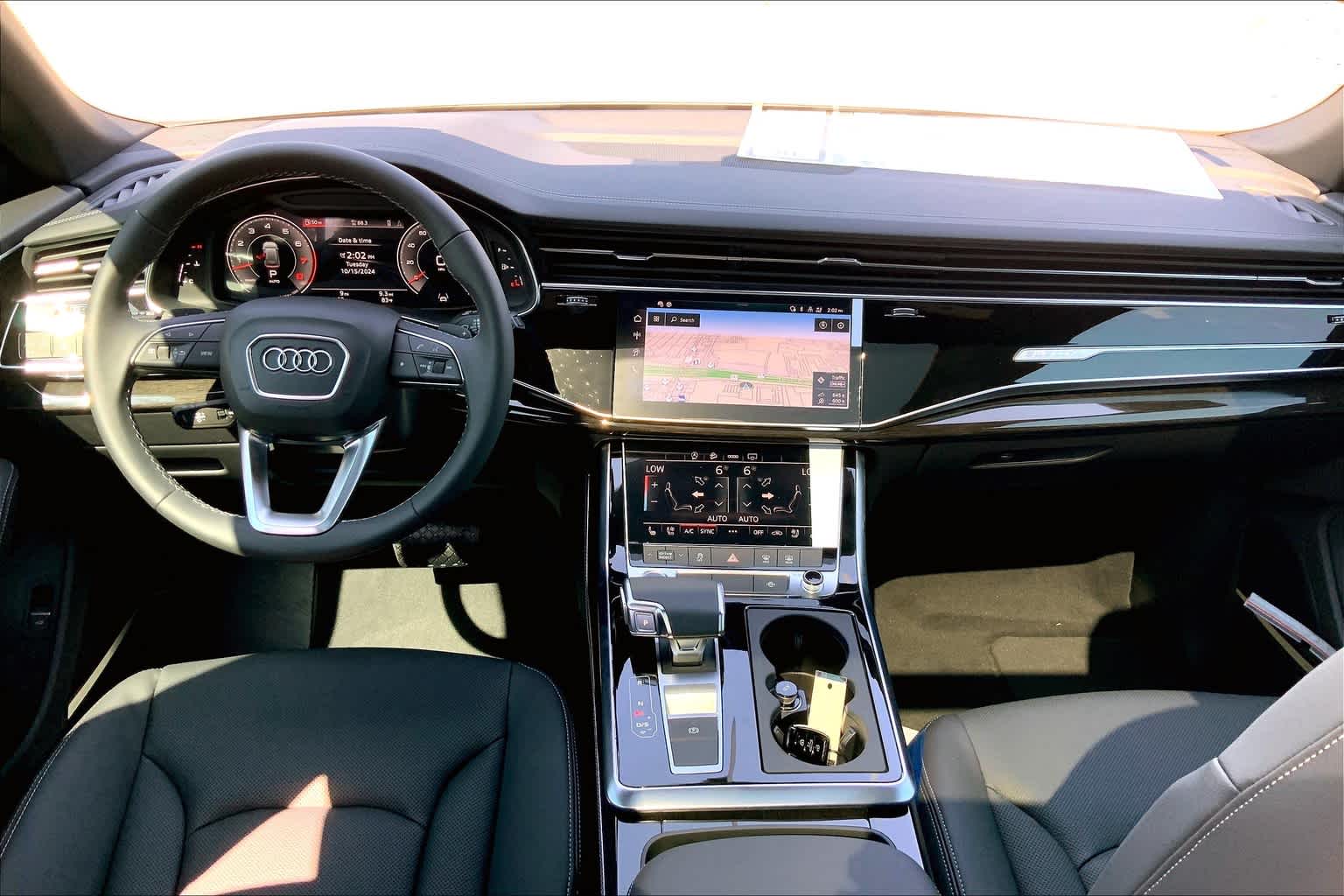 2025 Audi Q8 55 Premium Plus photo 4