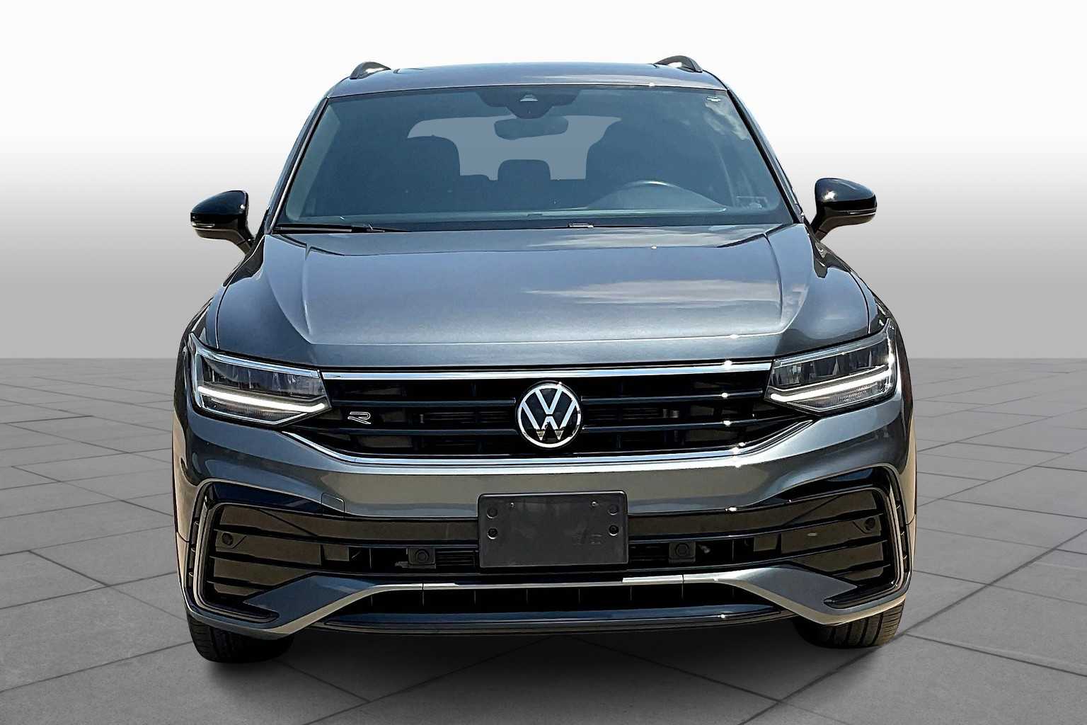 2023 Volkswagen Tiguan SE R-Line Black photo 2