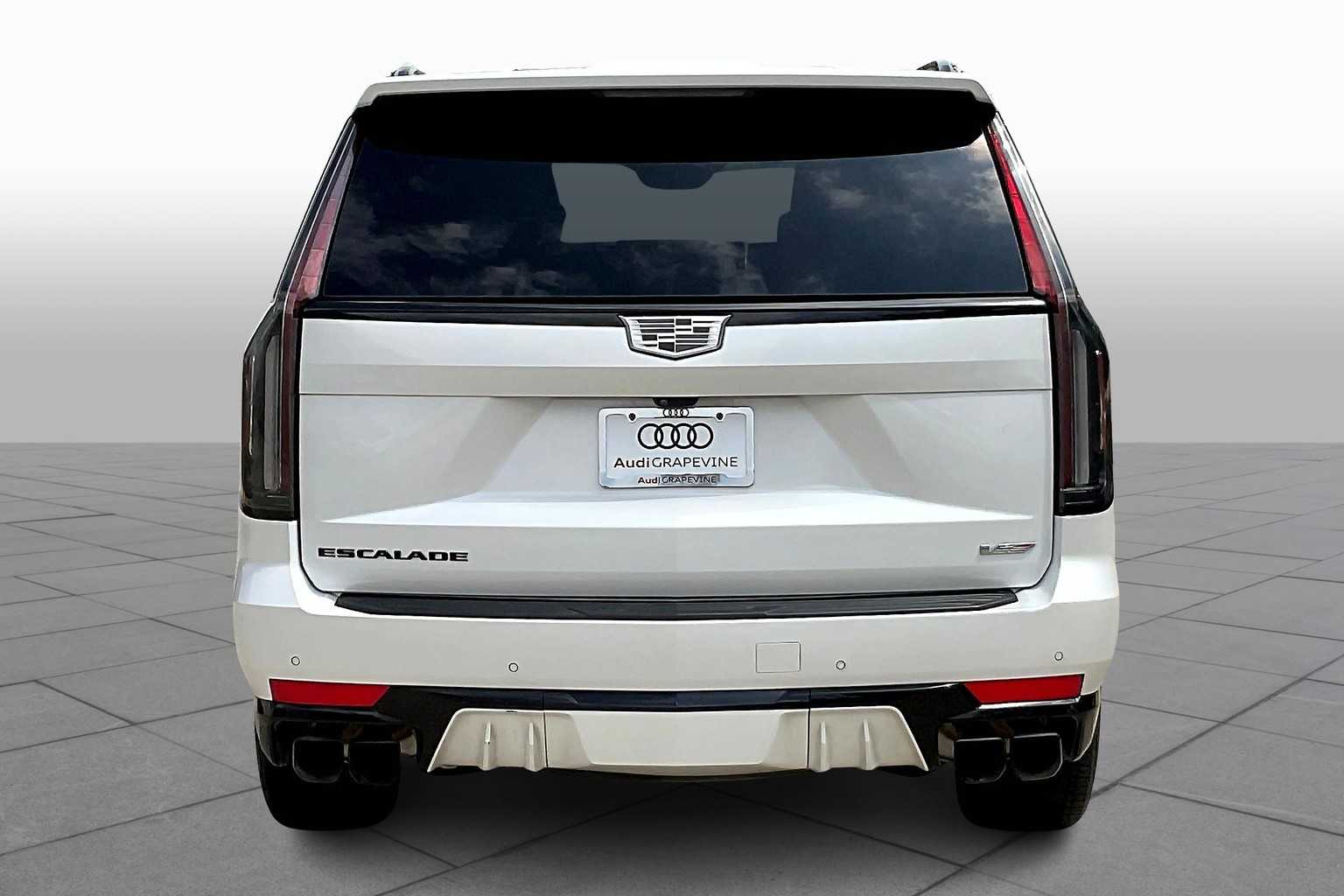 2024 Cadillac Escalade V-Series photo 3