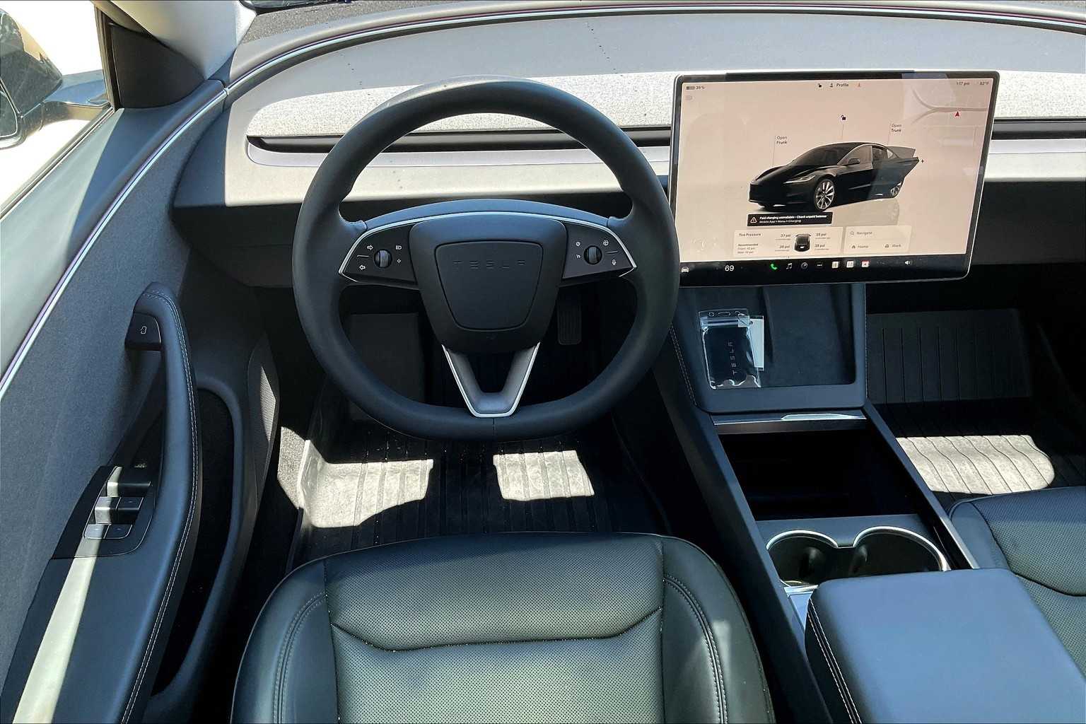 2024 Tesla Model 3 photo 4