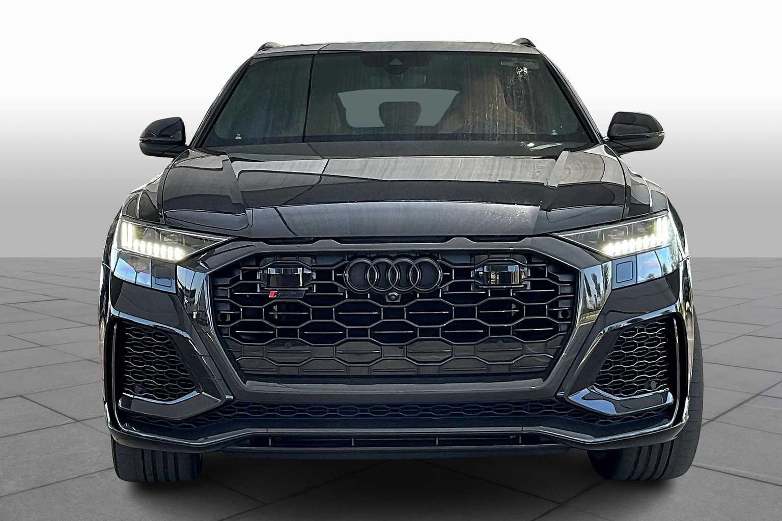 2021 Audi RS Q8 photo 2