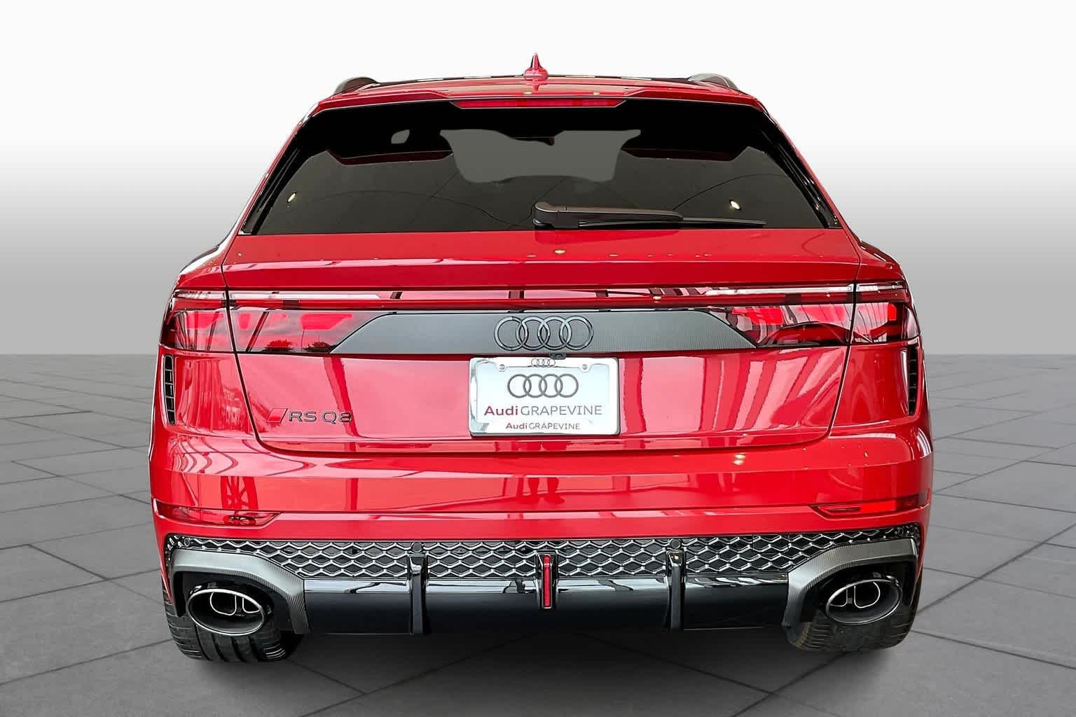 2025 Audi RS Q8 photo 3