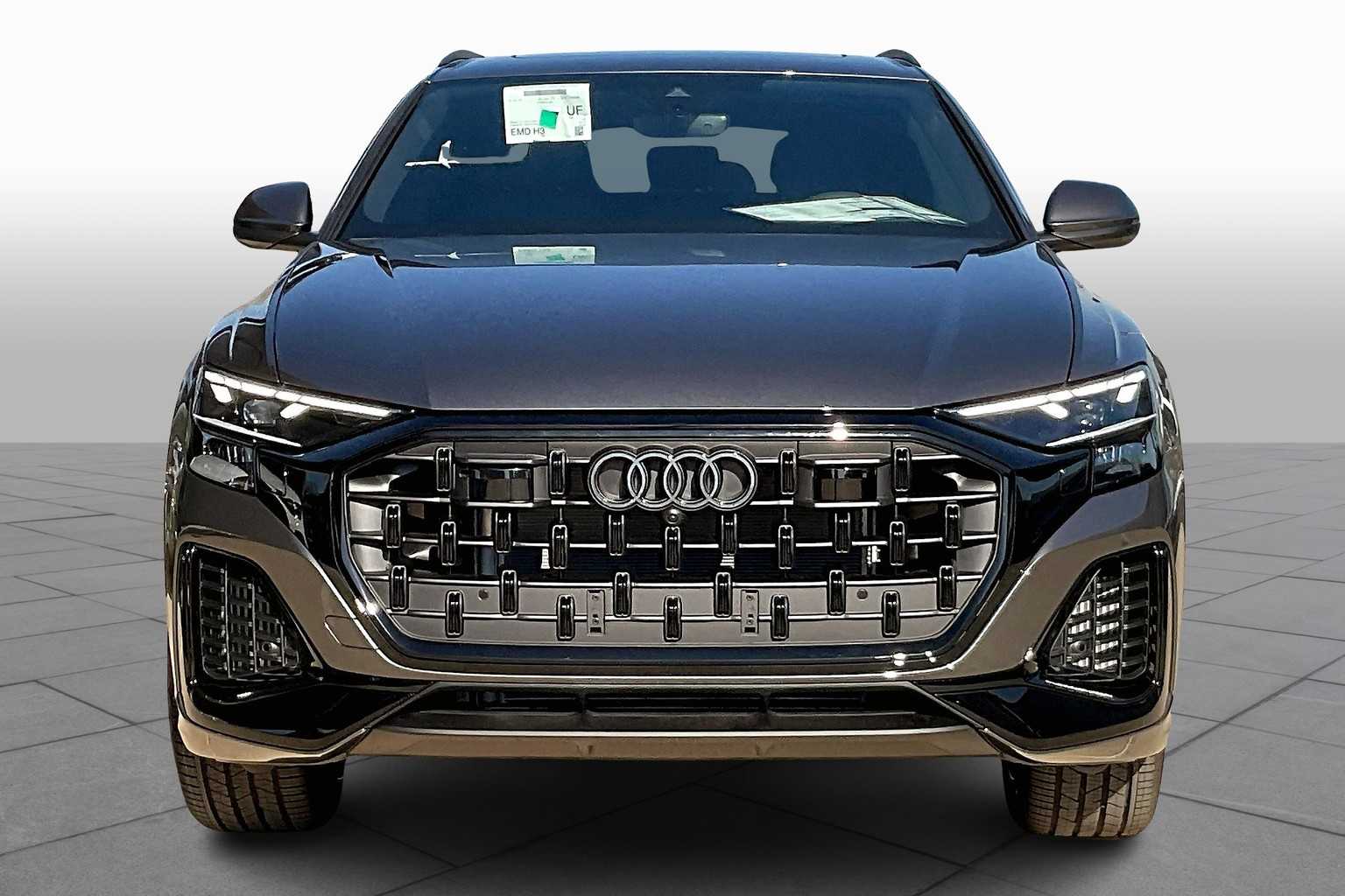 2025 Audi Q8 55 Premium Plus photo 2