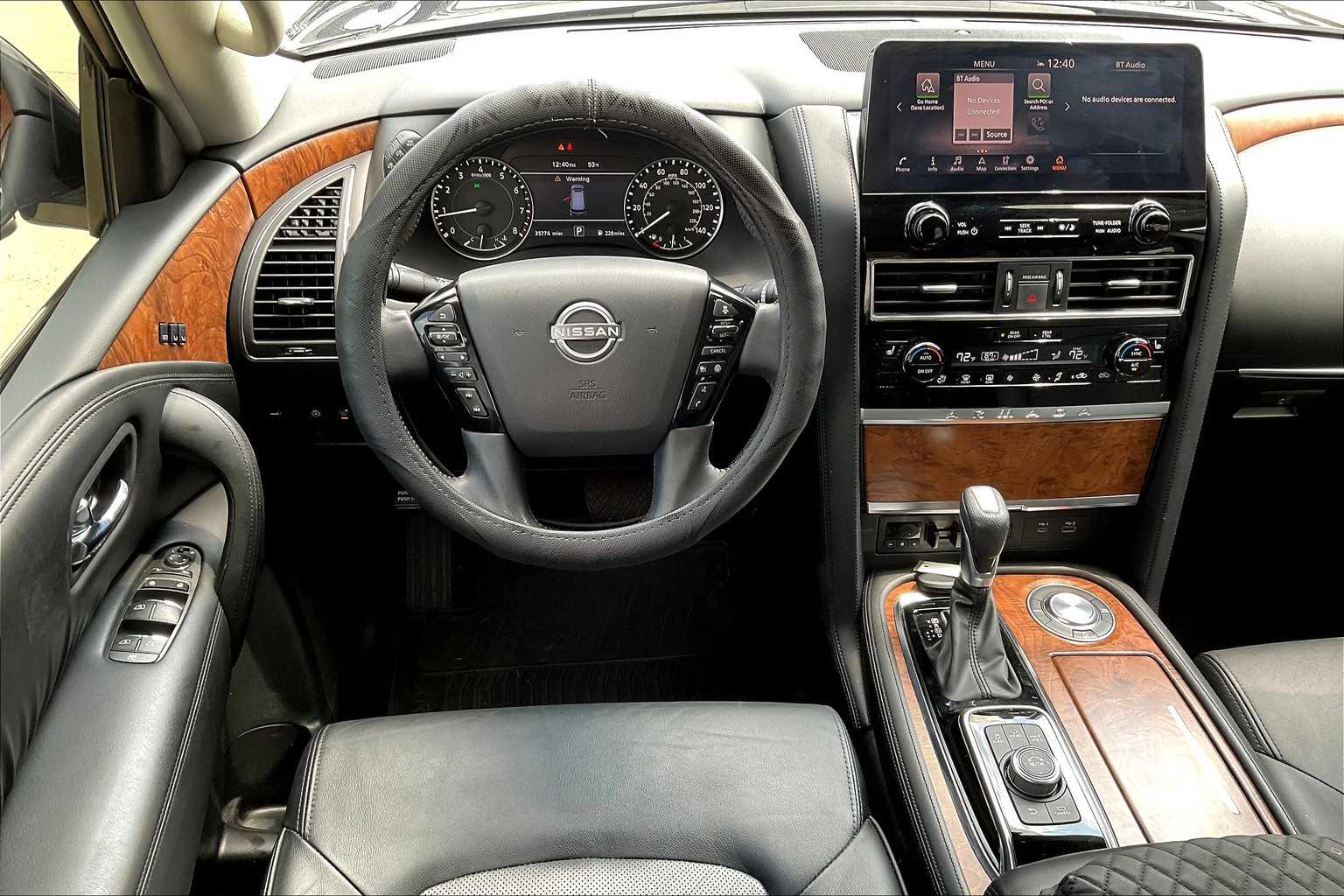 2023 Nissan Armada SL photo 3