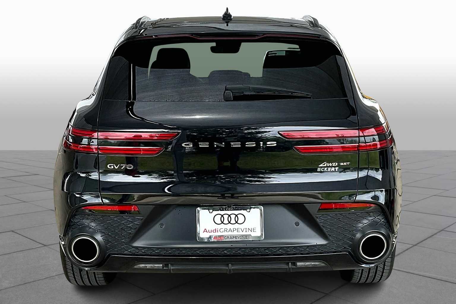 2025 Genesis GV70 3.5T Sport photo 3