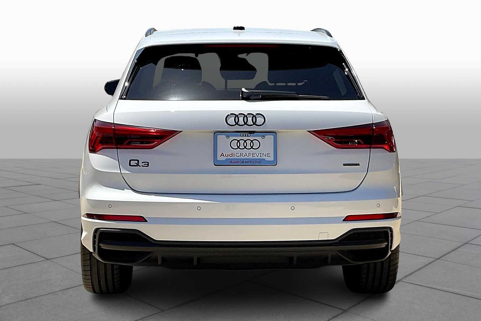 2025 Audi Q3 45 TFSI S line Premium Plus photo 3