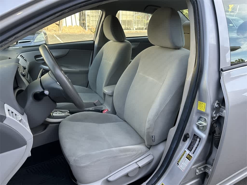 Thumbnail: 2010 Toyota Corolla - 11