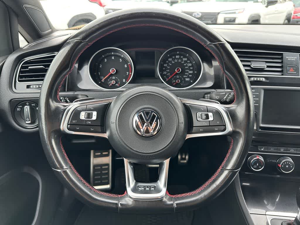 Thumbnail: 2017 Volkswagen Golf - 15