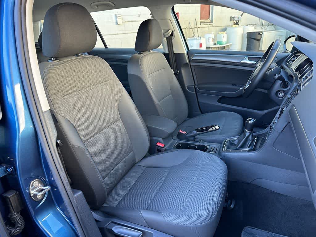 Thumbnail: 2019 Volkswagen e-Golf - 14