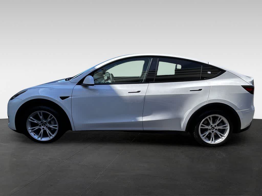 Thumbnail: 2022 Tesla Model Y - 4