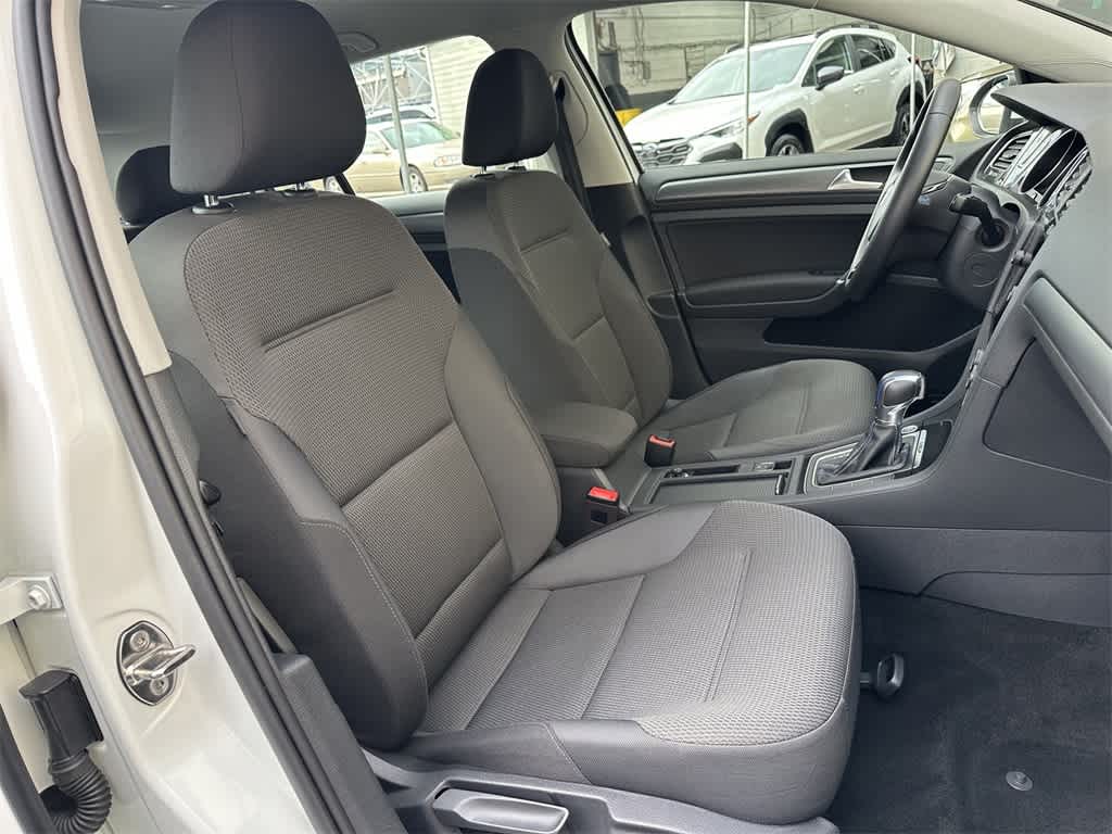 Thumbnail: 2019 Volkswagen e-Golf - 14