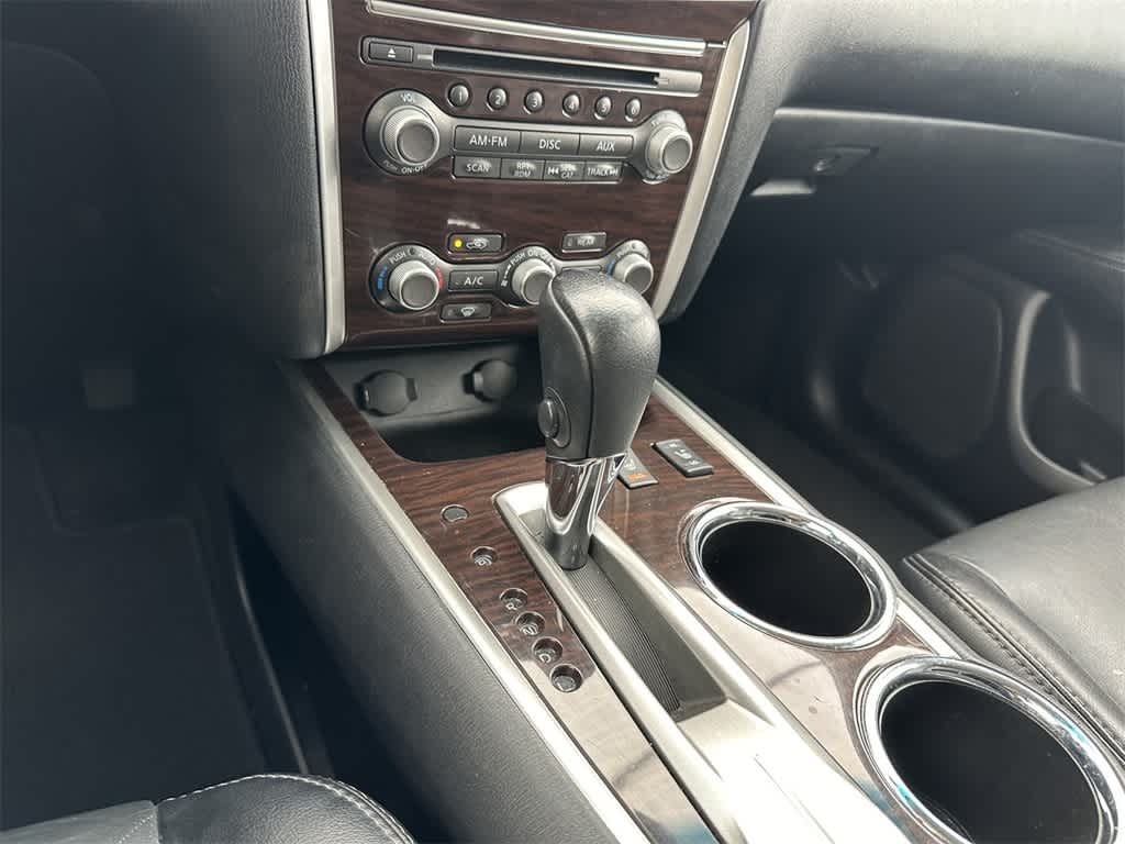 2015 Nissan Pathfinder SL 17