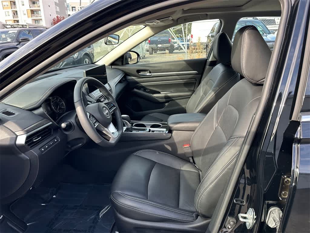 2023 Nissan Altima 2.5 SL photo 2