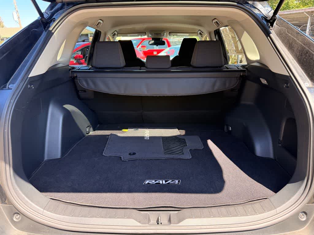 Thumbnail: 2020 Toyota RAV4 - 19