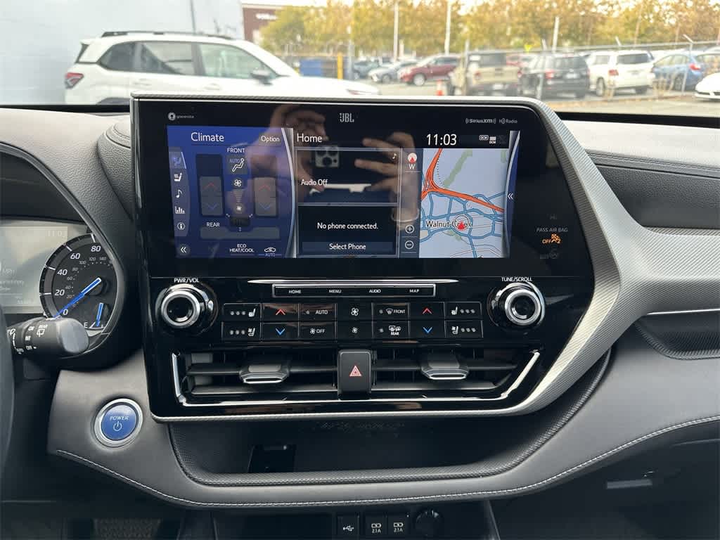 Thumbnail: 2021 Toyota Highlander - 17