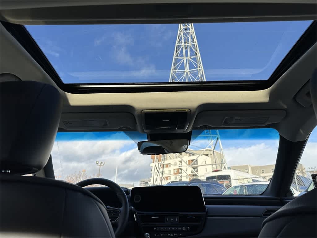 Thumbnail: 2024 Lexus ES - 11