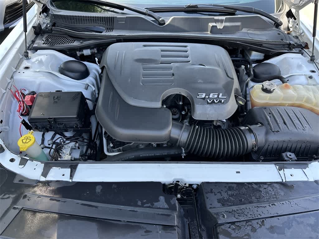 2017 Dodge Challenger SXT 9