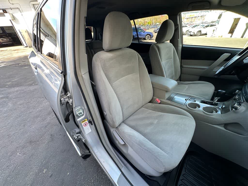 Thumbnail: 2011 Toyota Highlander - 14