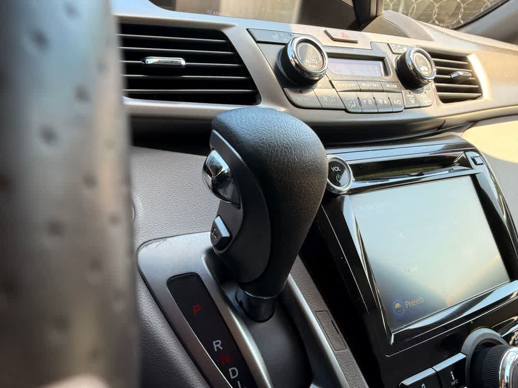 Thumbnail: 2015 Honda Odyssey - 18