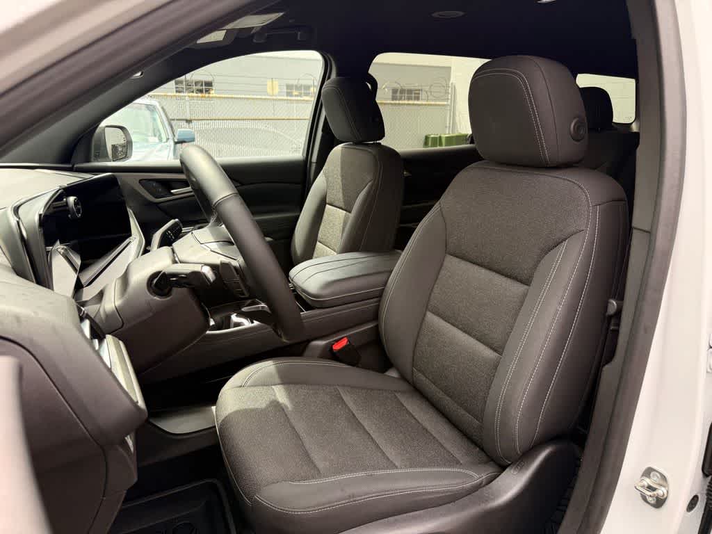 Thumbnail: 2024 Chevrolet Traverse - 11