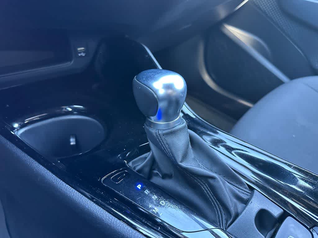 Thumbnail: 2022 Toyota C-HR - 15