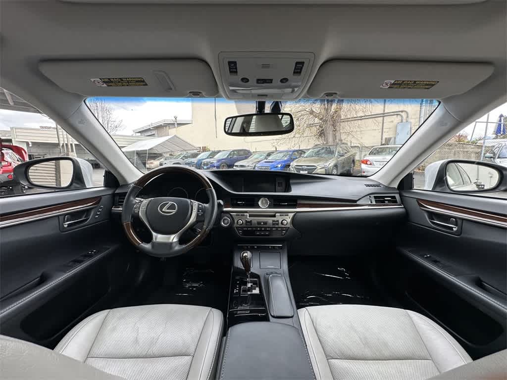 Thumbnail: 2014 Lexus ES - 10