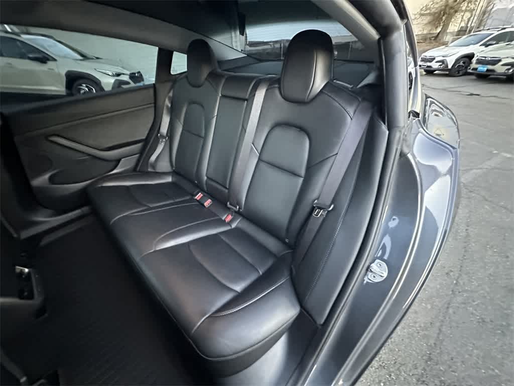 Thumbnail: 2022 Tesla Model 3 - 14