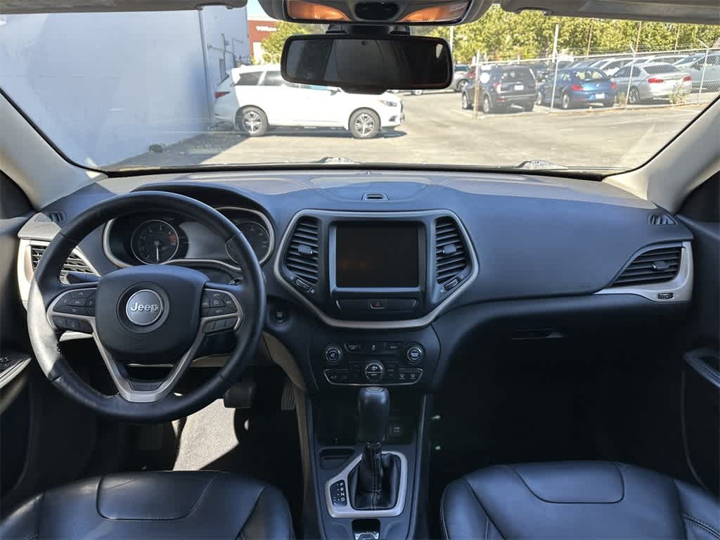 Thumbnail: 2017 Jeep Cherokee - 10
