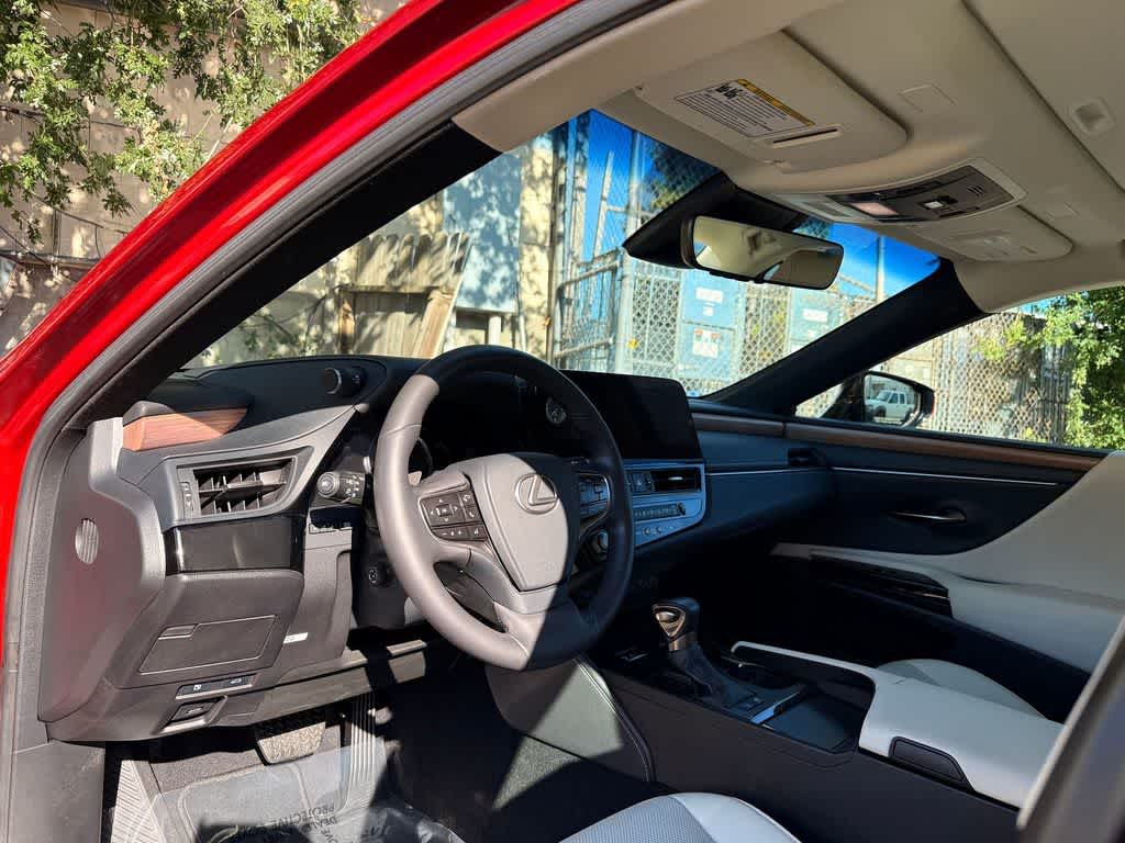 Thumbnail: 2023 Lexus ES - 2