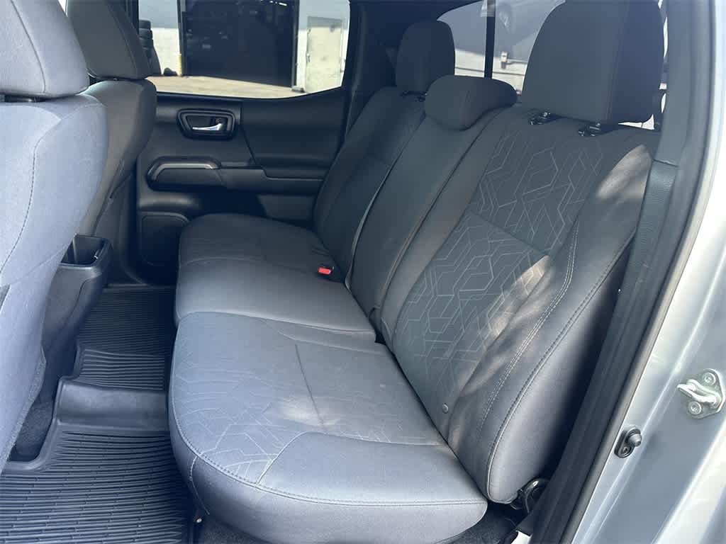 Thumbnail: 2019 Toyota Tacoma - 13
