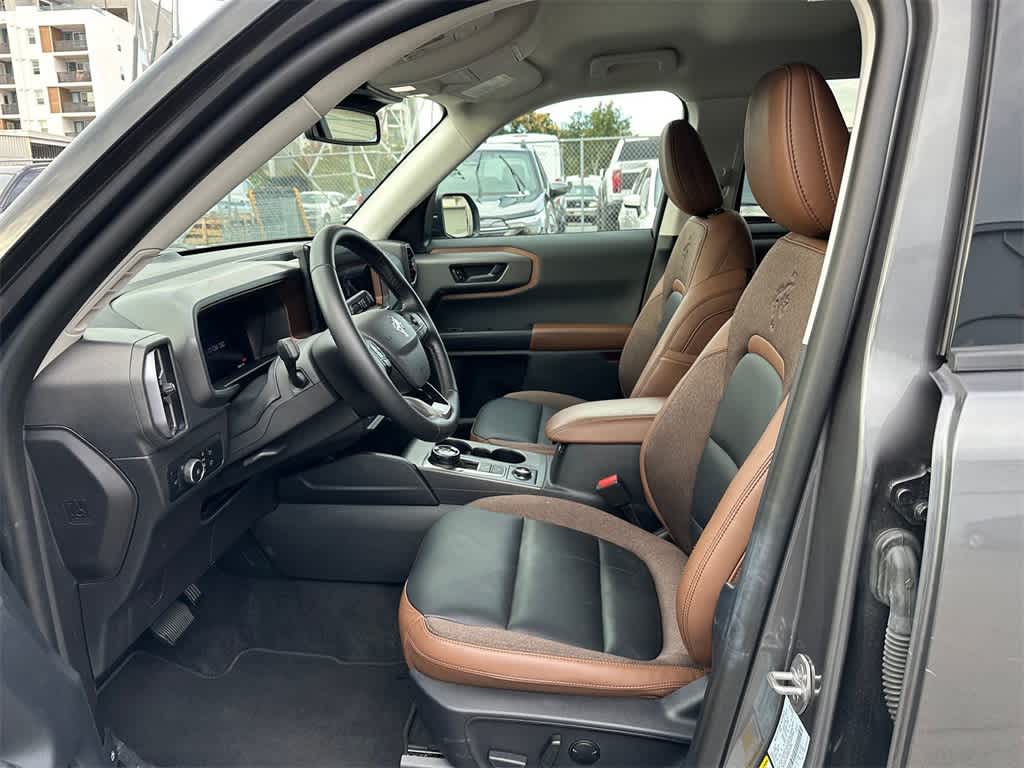 2025 Ford Bronco Sport Outer Banks photo 2